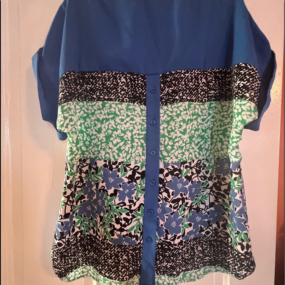 Blouse - Picture 2 of 3